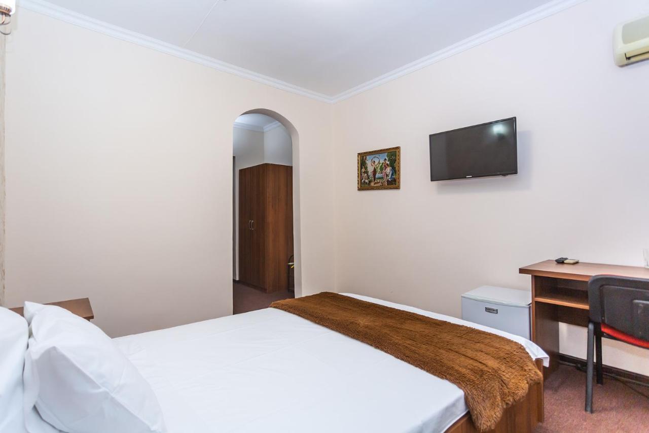 Asson Hotel Tirmiz Dış mekan fotoğraf